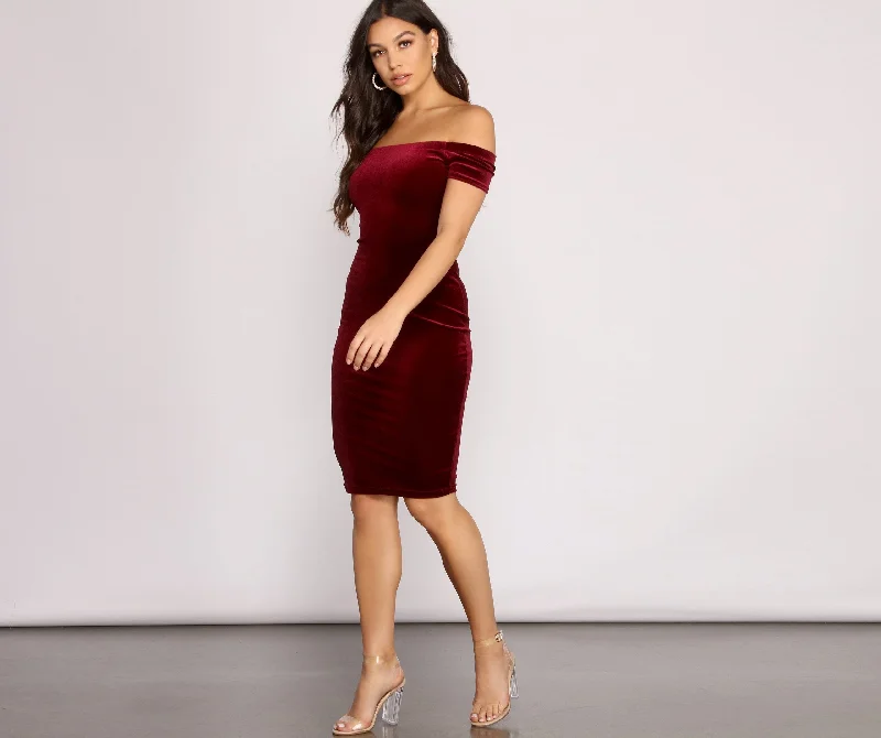 Velvet Luxe Stylish Bodycon Midi Dress